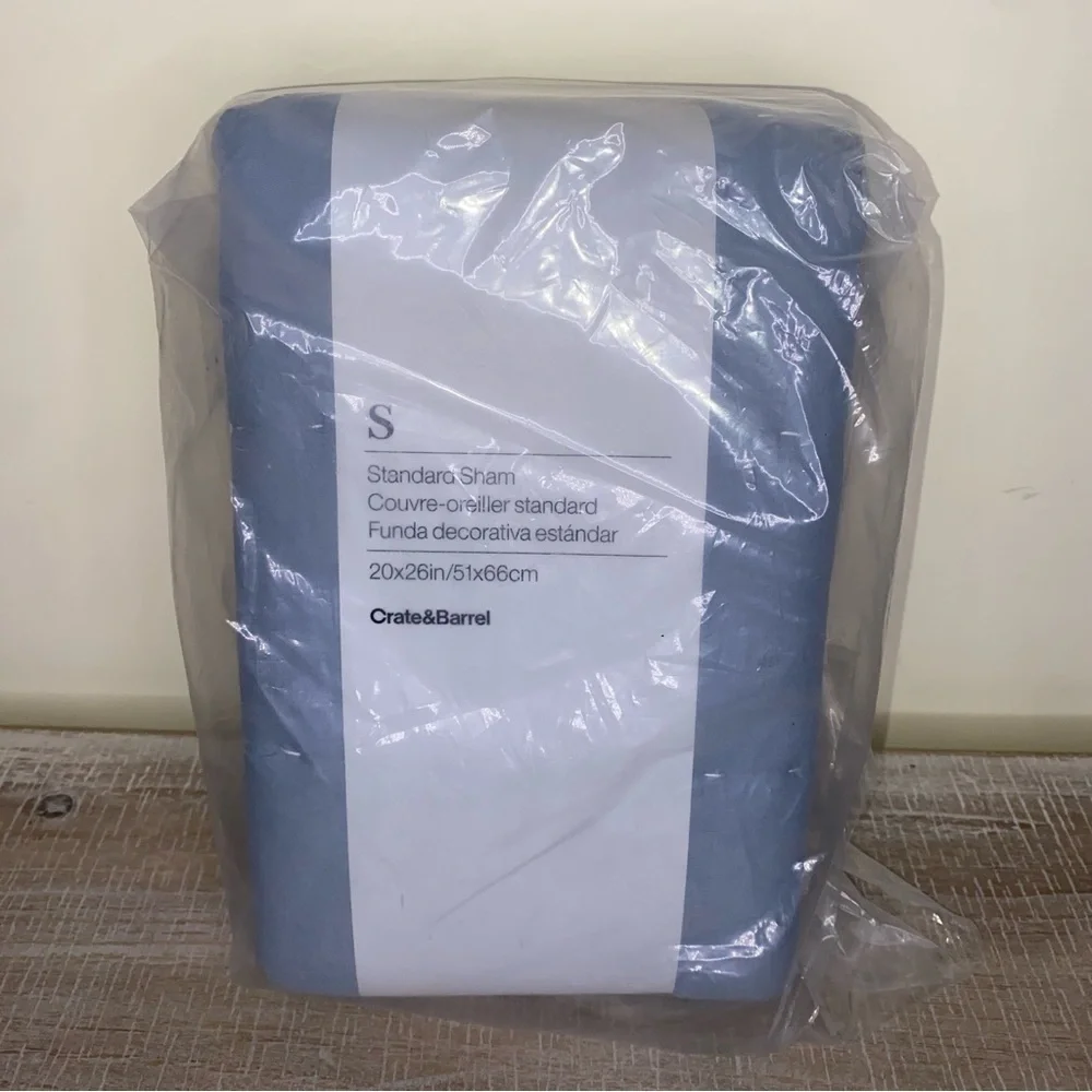 NWT Crate & Barrel Olney Standard Sham 20” X 26” in Blue